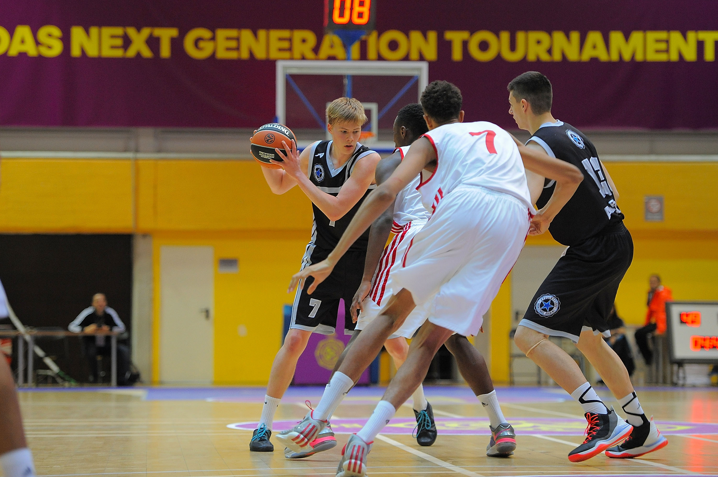 Stellazzurra's Palsson makes jump from Iceland to ANGT